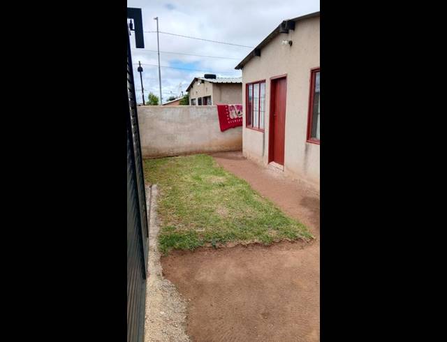 2 BEDROOM HOUSE FOR SALE IN THULANI